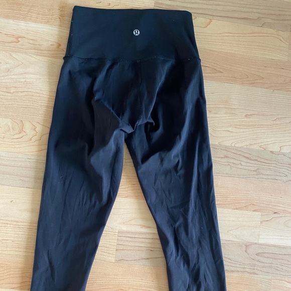 Black lululemon cropped leggings - Picture 3 of 3